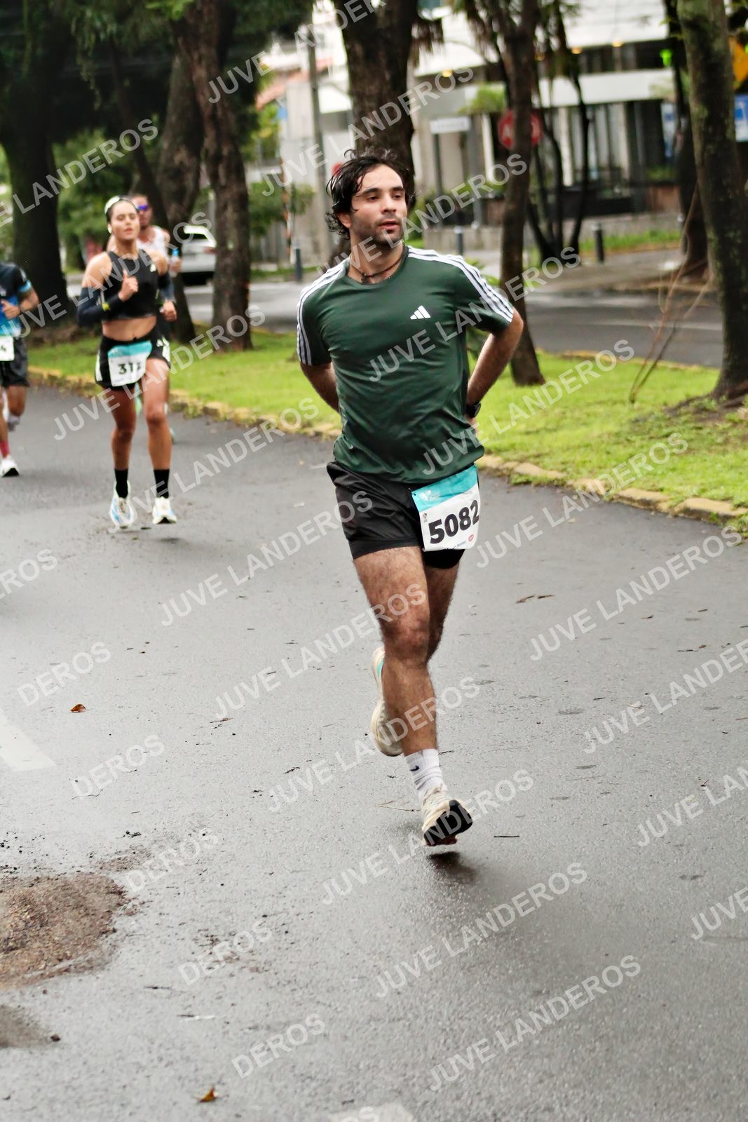 Foto del MEDIO MARATÓN ATLAS en Av. Patria, frente al Parque El Polvorín, Zapopan a las 08:09 · dorsal 5082