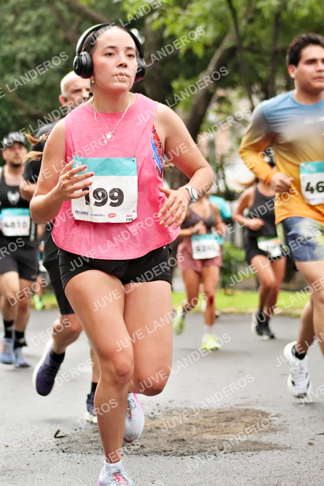 Foto del MEDIO MARATÓN ATLAS en Av. Patria, frente al Parque El Polvorín, Zapopan a las 08:23 · dorsal 46, 199, 4010