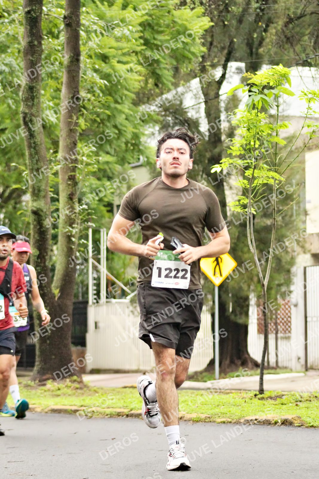 Foto del MEDIO MARATÓN ATLAS en Av. Patria, frente al Parque El Polvorín, Zapopan a las 08:24 · dorsal 1222, 33