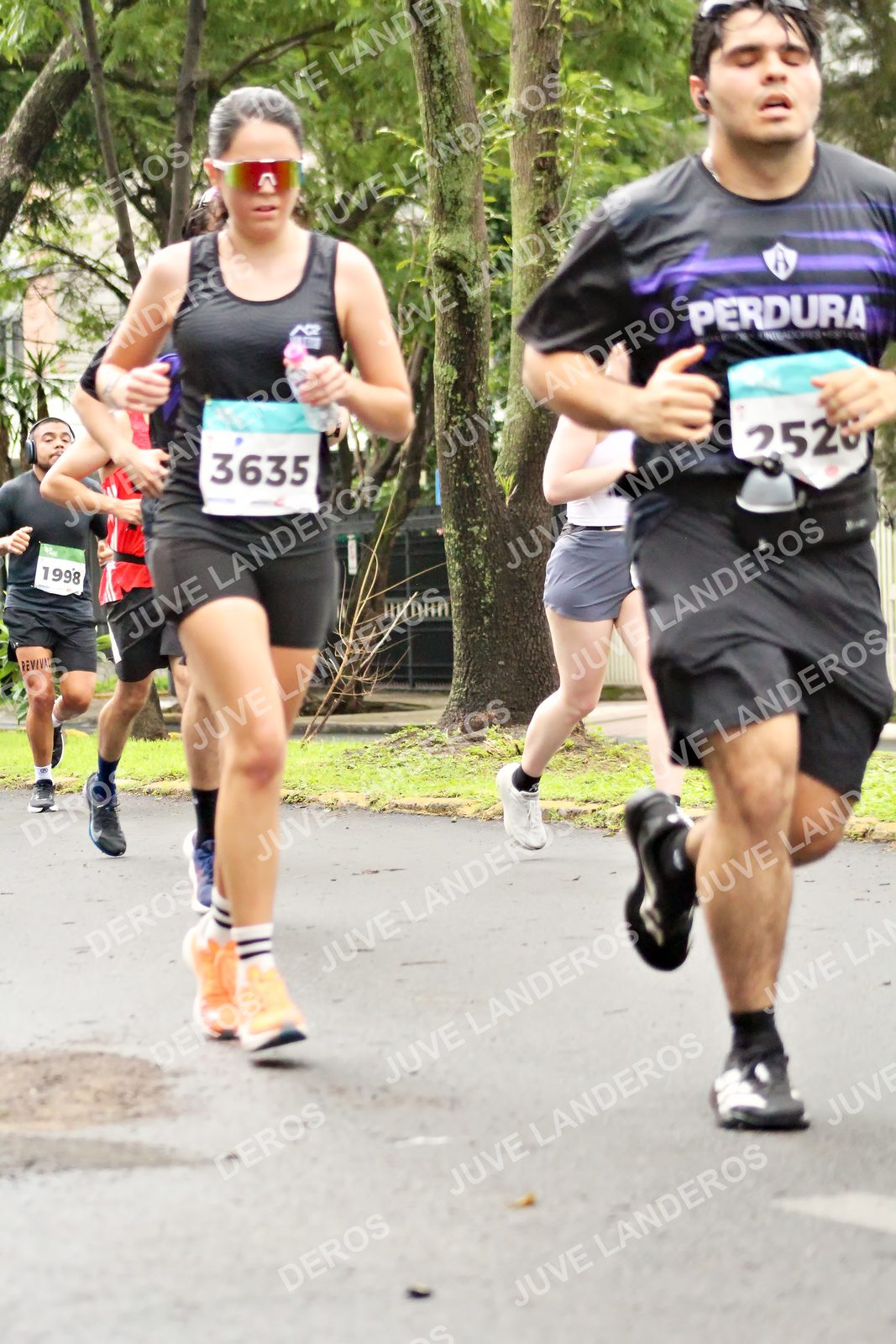 Foto del MEDIO MARATÓN ATLAS en Av. Patria, frente al Parque El Polvorín, Zapopan a las 08:24 · dorsal 3635, 1998