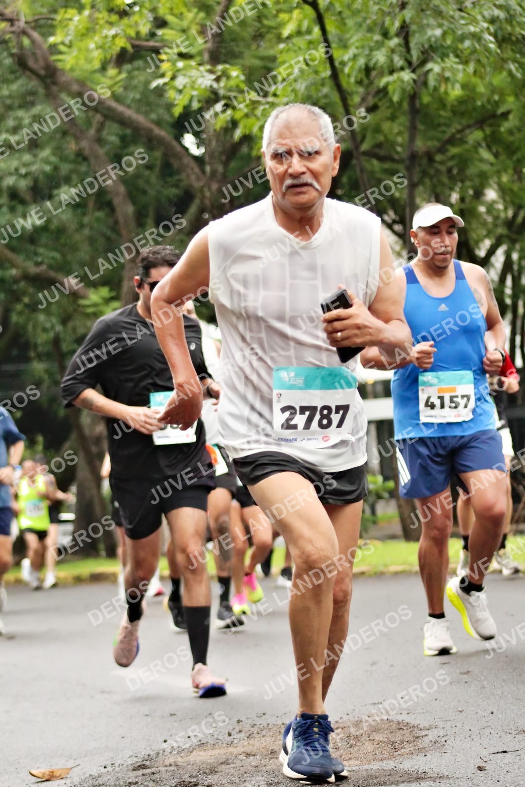 Foto del MEDIO MARATÓN ATLAS en Av. Patria, frente al Parque El Polvorín, Zapopan a las 08:21 · dorsal 2787, 4157