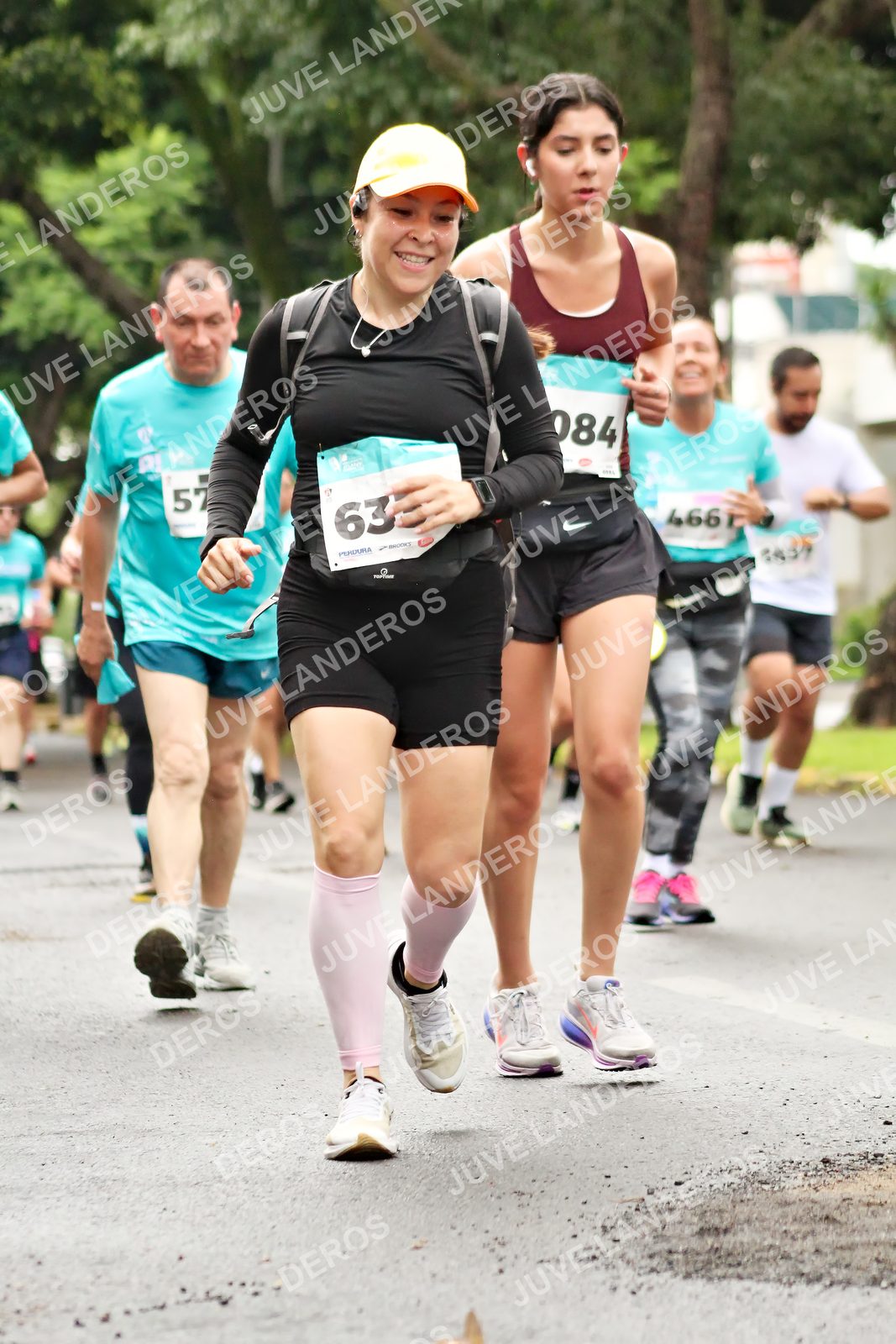 Foto del MEDIO MARATÓN ATLAS en Av. Patria, frente al Parque El Polvorín, Zapopan a las 08:40 · dorsal 63, 84, 4661, 57