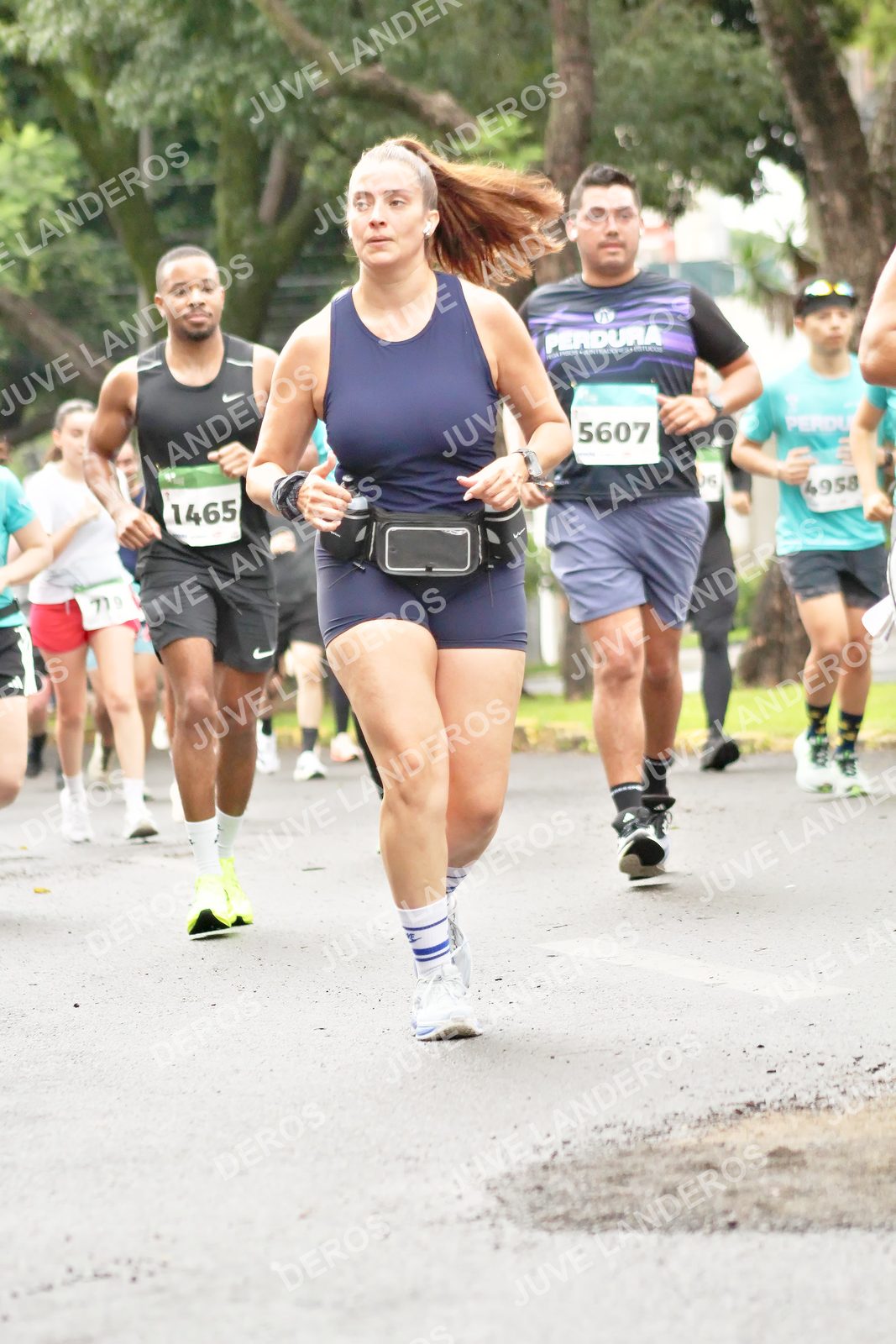 Foto del MEDIO MARATÓN ATLAS en Av. Patria, frente al Parque El Polvorín, Zapopan a las 08:43 · dorsal 5607, 1465, 4958, 6