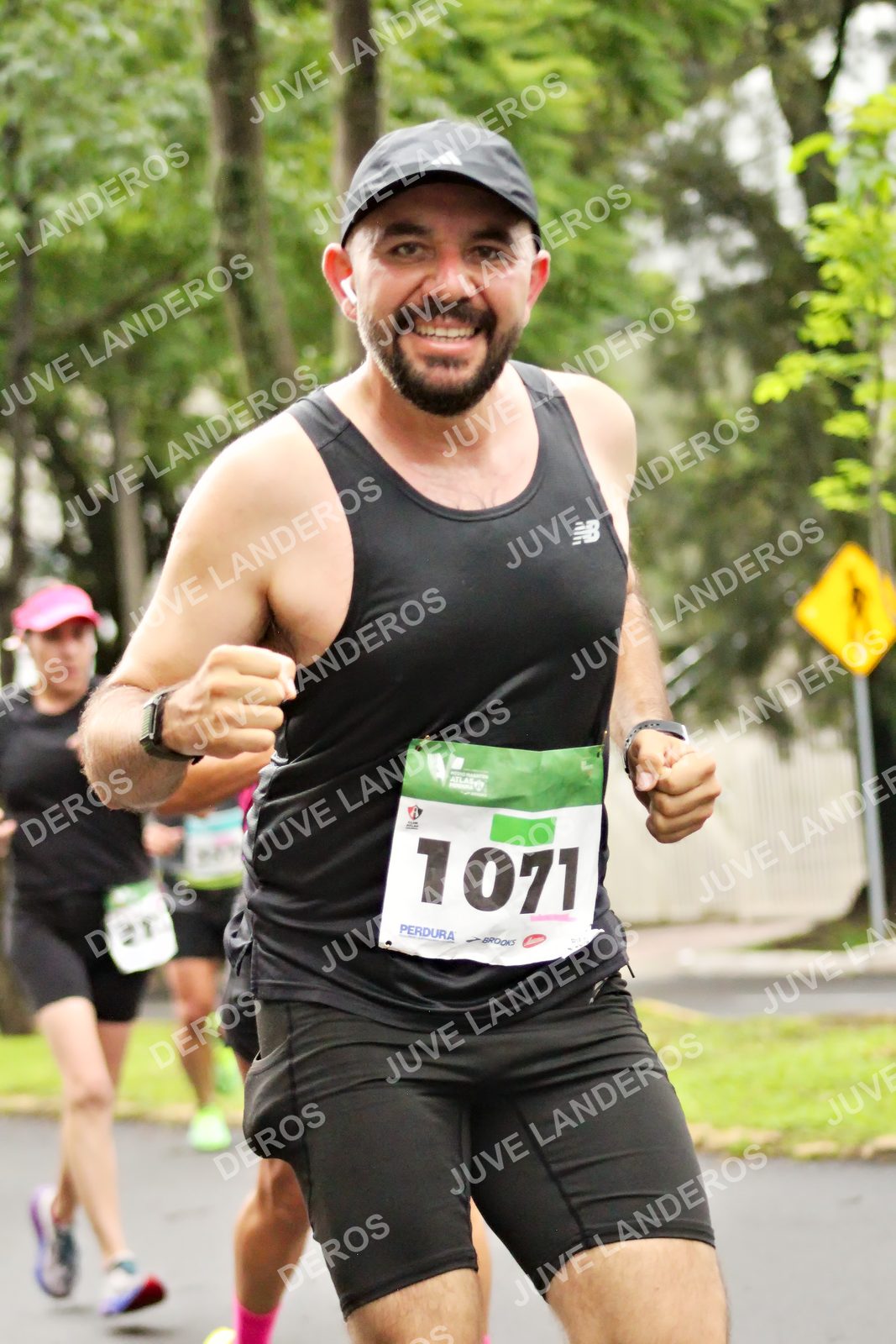 Foto del MEDIO MARATÓN ATLAS en Av. Patria, frente al Parque El Polvorín, Zapopan a las 08:18 · dorsal 1071