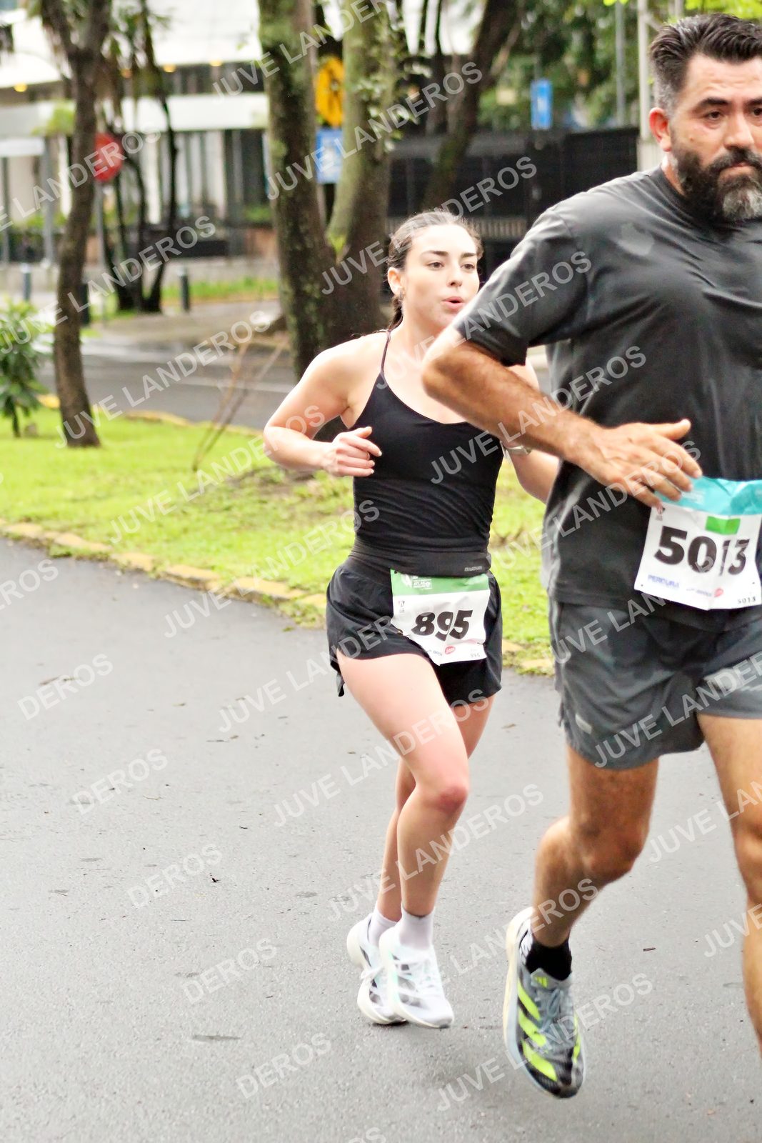 Foto del MEDIO MARATÓN ATLAS en Av. Patria, frente al Parque El Polvorín, Zapopan a las 08:12 · dorsal 895, 5013