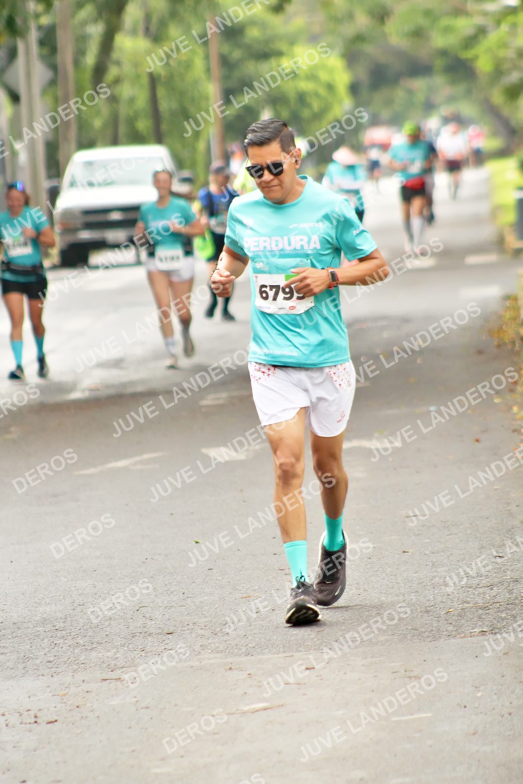 Foto del MEDIO MARATÓN ATLAS en Av. Patria, frente al Parque El Polvorín, Zapopan a las 09:06 · dorsal 6799