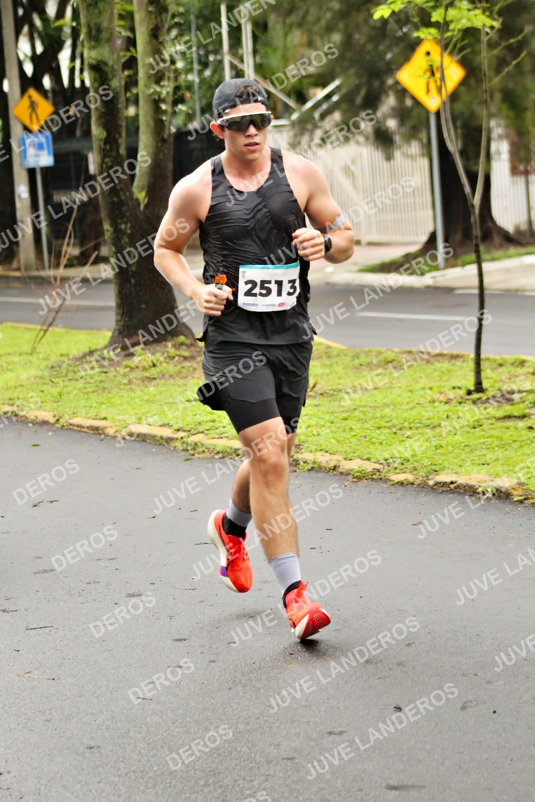 Foto del MEDIO MARATÓN ATLAS en Av. Patria, frente al Parque El Polvorín, Zapopan a las 08:17 · dorsal 2513