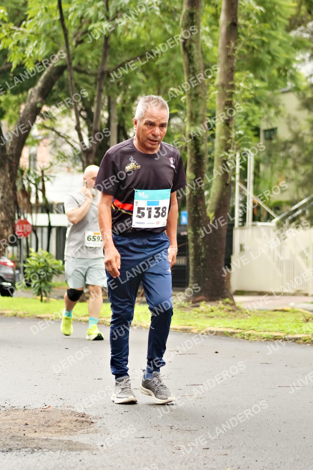 Foto del MEDIO MARATÓN ATLAS en Av. Patria, frente al Parque El Polvorín, Zapopan a las 08:46 · dorsal 5138, 6592