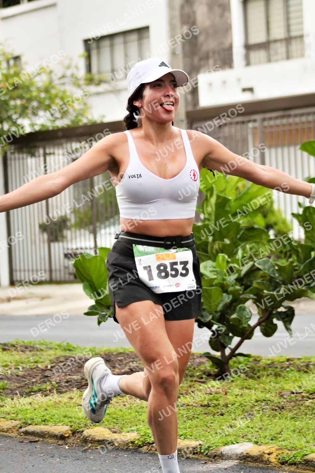 Foto del MEDIO MARATÓN ATLAS en Av. Patria, frente al Parque El Polvorín, Zapopan a las 08:07 · dorsal 1853
