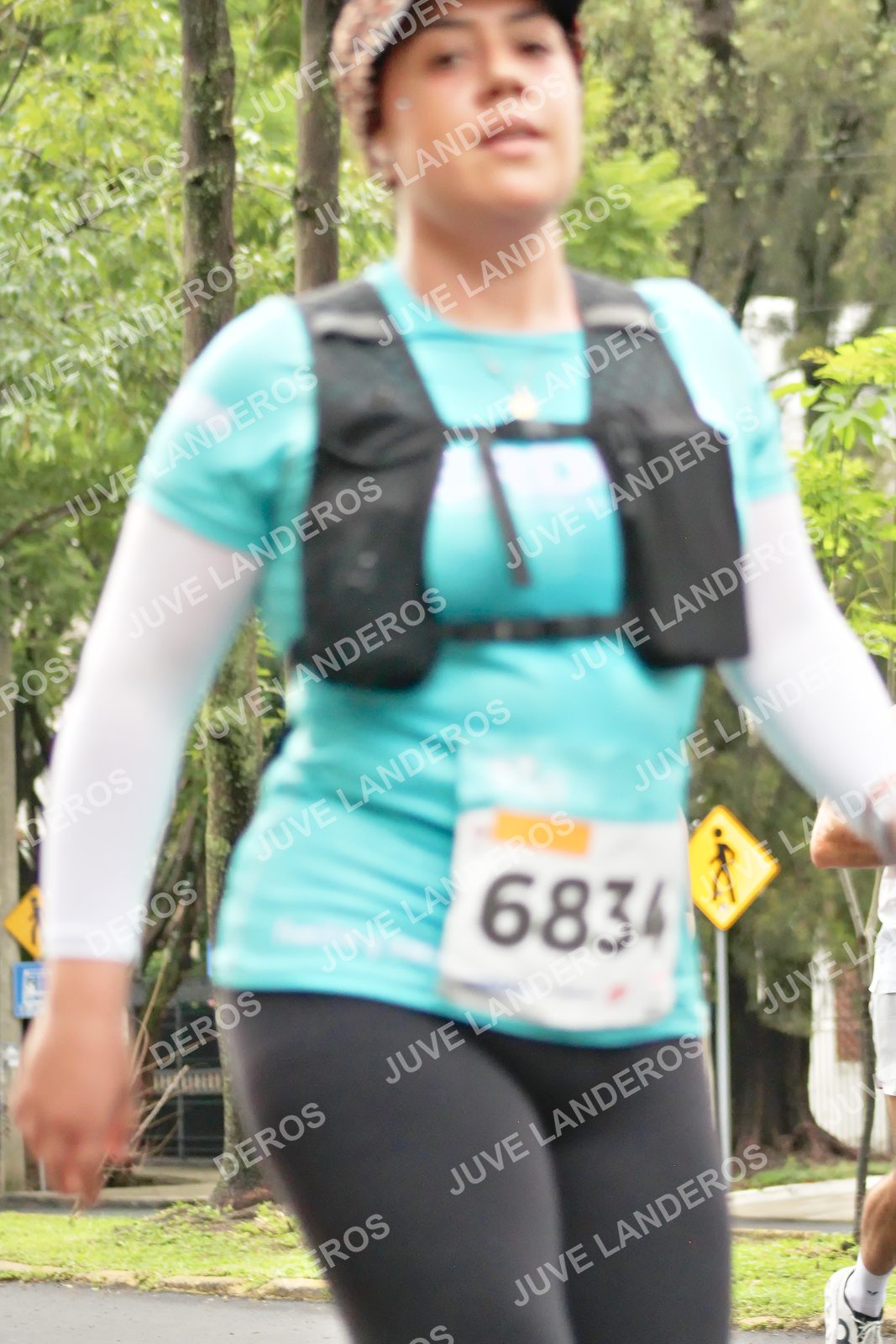 Foto del MEDIO MARATÓN ATLAS en Av. Patria, frente al Parque El Polvorín, Zapopan a las 08:41 · dorsal 6834