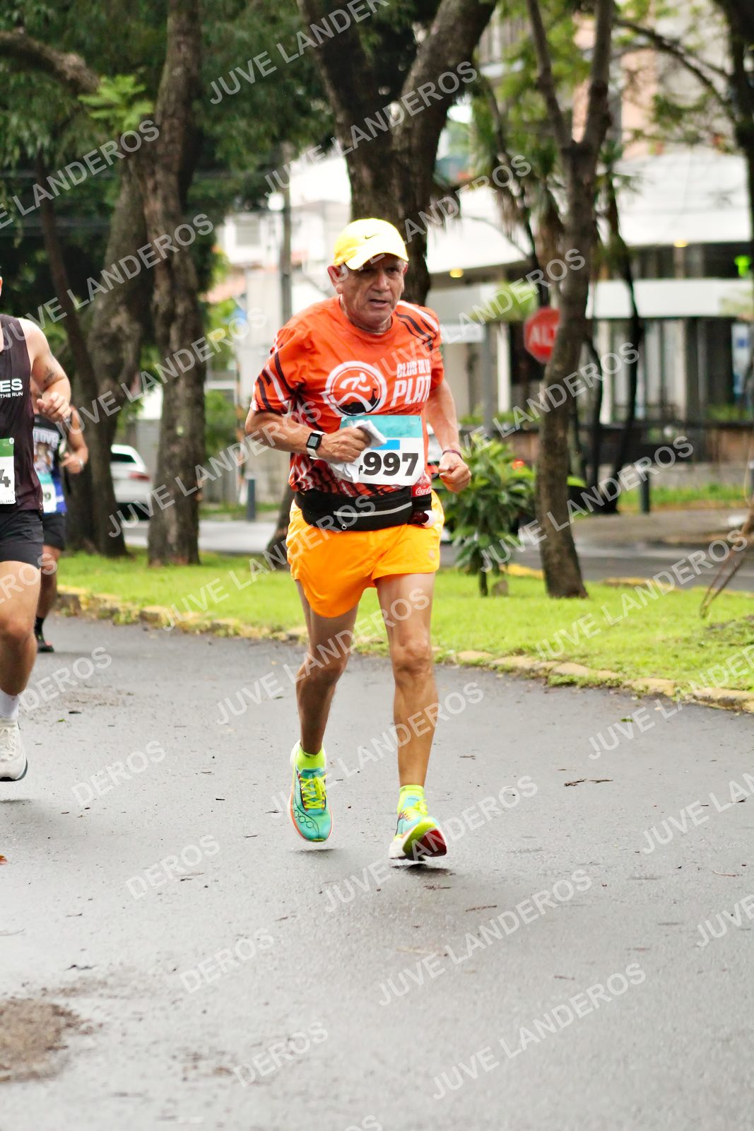 Foto del MEDIO MARATÓN ATLAS en Av. Patria, frente al Parque El Polvorín, Zapopan a las 08:14 · dorsal 997
