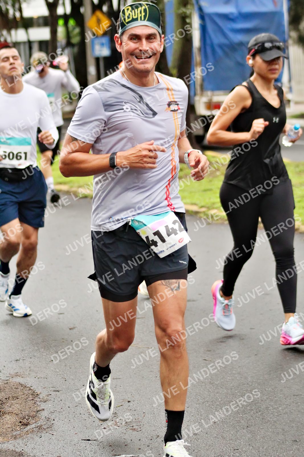Foto del MEDIO MARATÓN ATLAS en Av. Patria, frente al Parque El Polvorín, Zapopan a las 08:20 · dorsal 4142, 6061