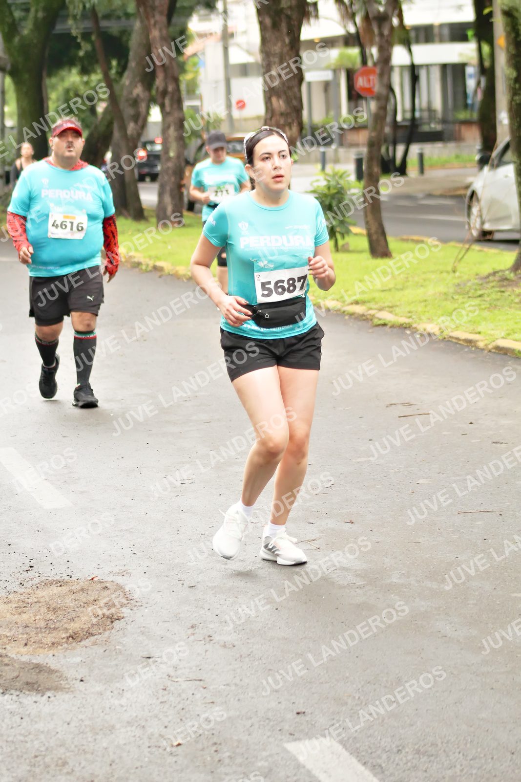 Foto del MEDIO MARATÓN ATLAS en Av. Patria, frente al Parque El Polvorín, Zapopan a las 09:04 · dorsal 5687, 4616