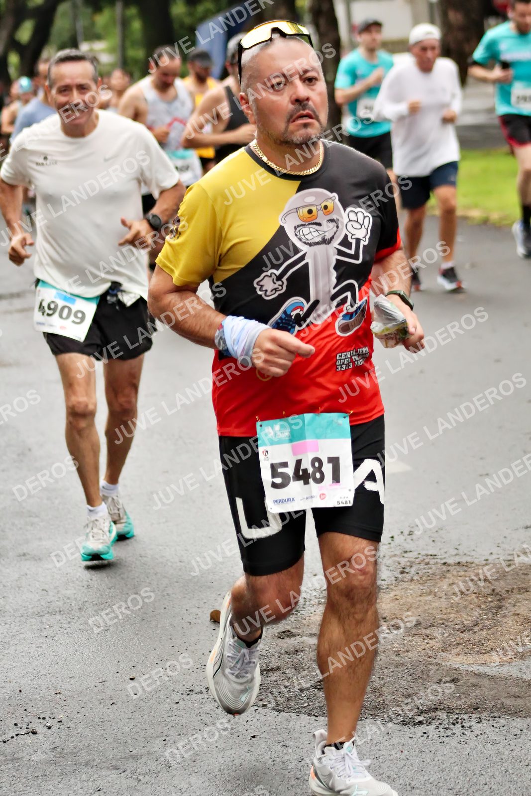 Foto del MEDIO MARATÓN ATLAS en Av. Patria, frente al Parque El Polvorín, Zapopan a las 08:20 · dorsal 5481, 4909, 3313