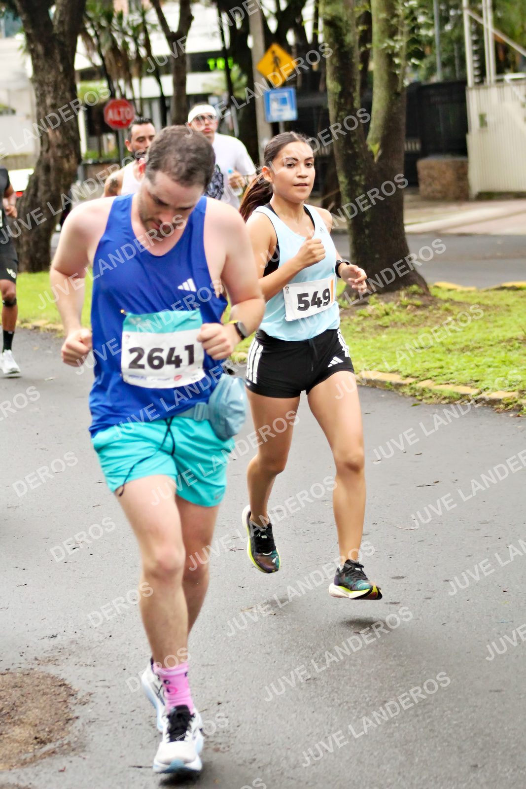 Foto del MEDIO MARATÓN ATLAS en Av. Patria, frente al Parque El Polvorín, Zapopan a las 08:17 · dorsal 2641, 549