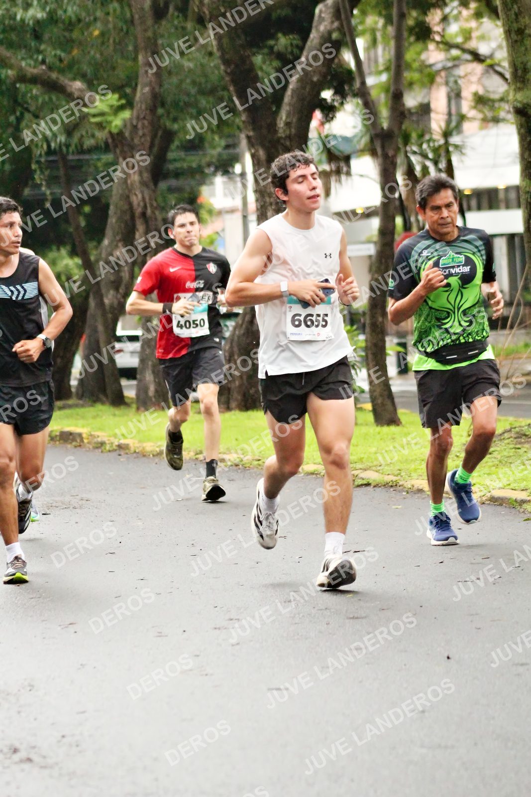 Foto del MEDIO MARATÓN ATLAS en Av. Patria, frente al Parque El Polvorín, Zapopan a las 08:07 · dorsal 6655, 4050