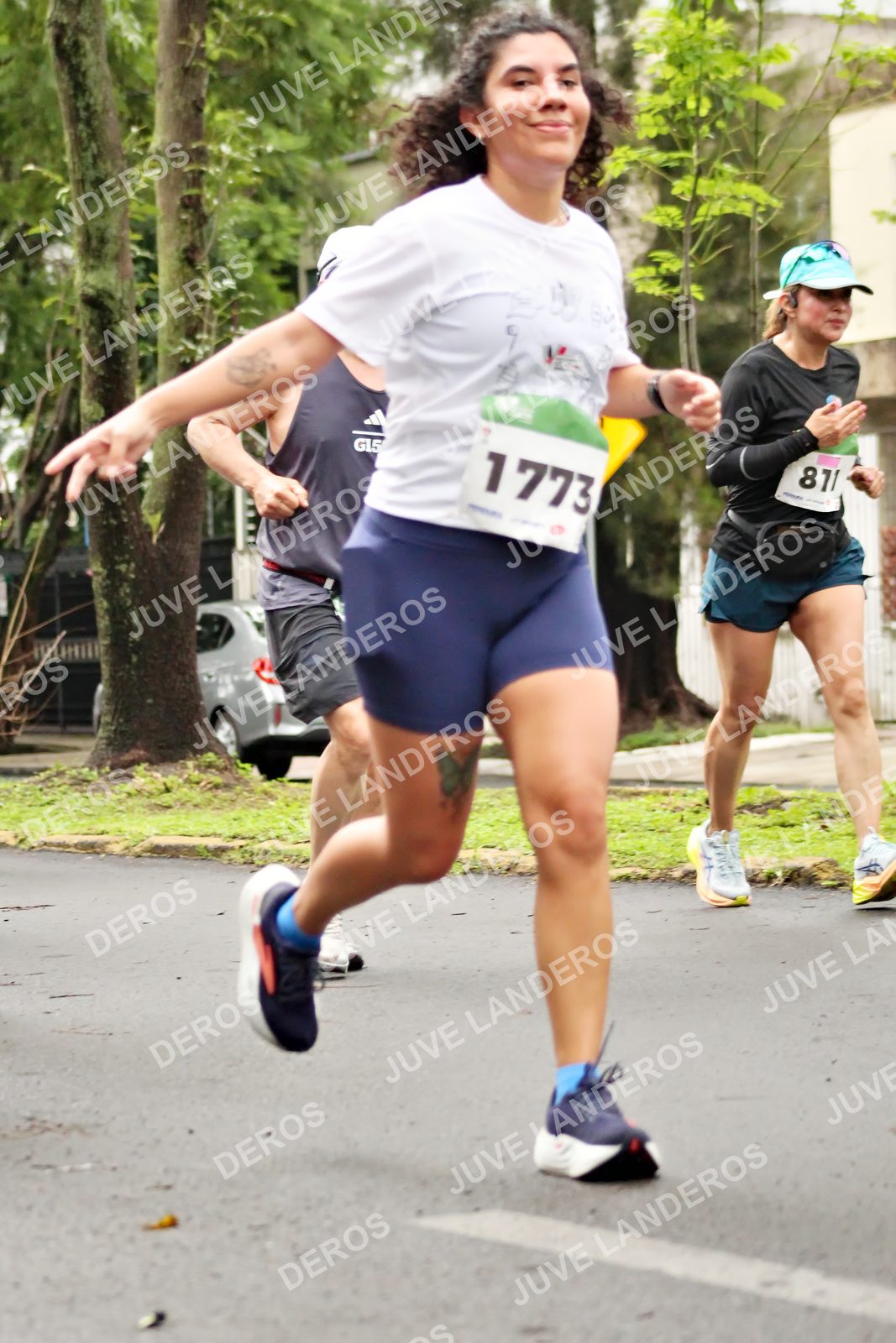 Foto del MEDIO MARATÓN ATLAS en Av. Patria, frente al Parque El Polvorín, Zapopan a las 08:29 · dorsal 1773, 811