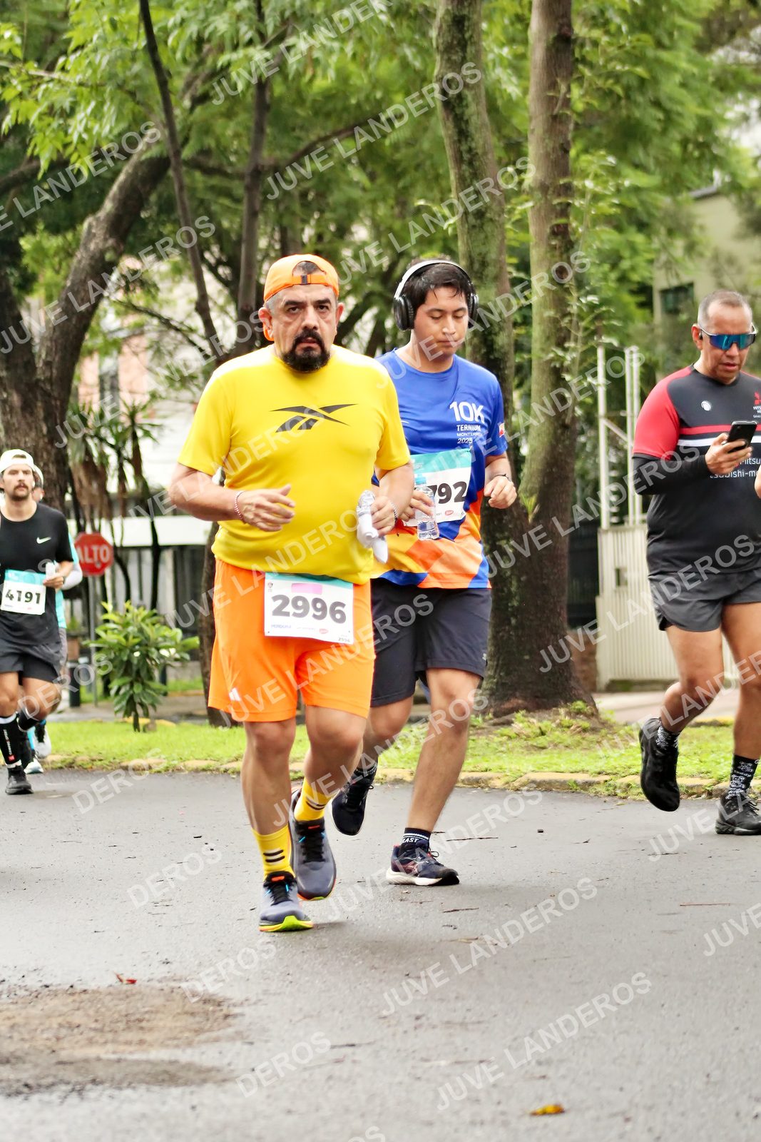 Foto del MEDIO MARATÓN ATLAS en Av. Patria, frente al Parque El Polvorín, Zapopan a las 08:38 · dorsal 2996, 4191, 92, 2029