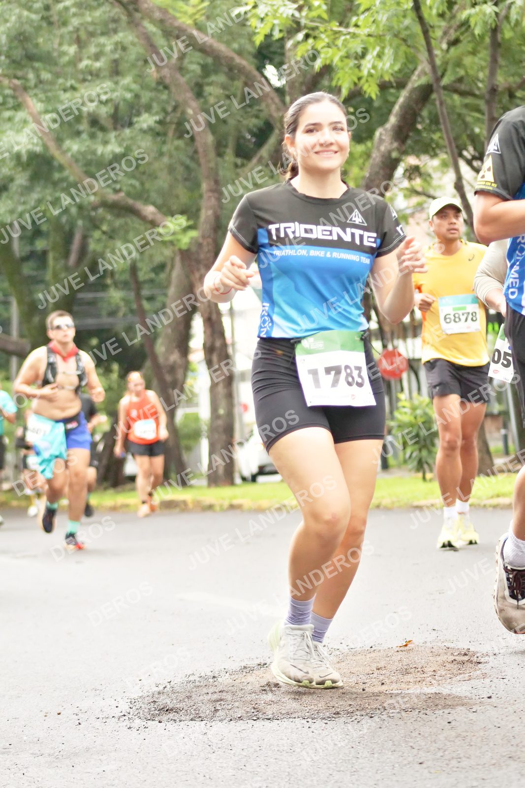 Foto del MEDIO MARATÓN ATLAS en Av. Patria, frente al Parque El Polvorín, Zapopan a las 08:45 · dorsal 5, 6878, 1783