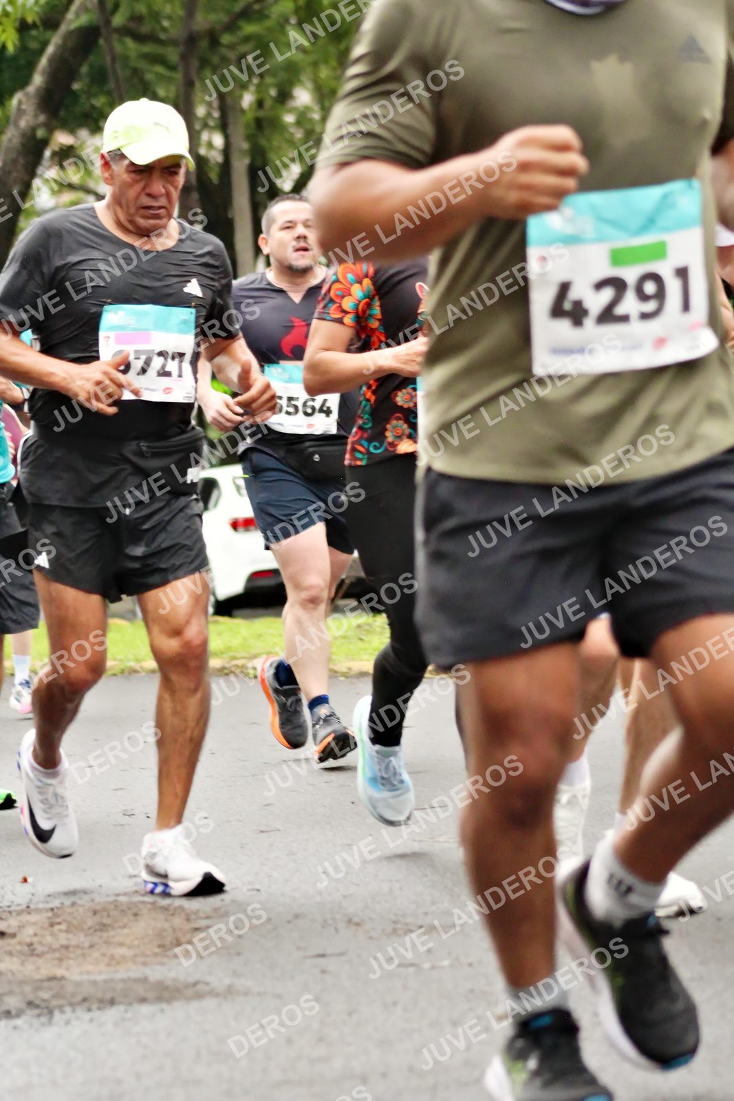 Foto del MEDIO MARATÓN ATLAS en Av. Patria, frente al Parque El Polvorín, Zapopan a las 08:29 · dorsal 4291, 727