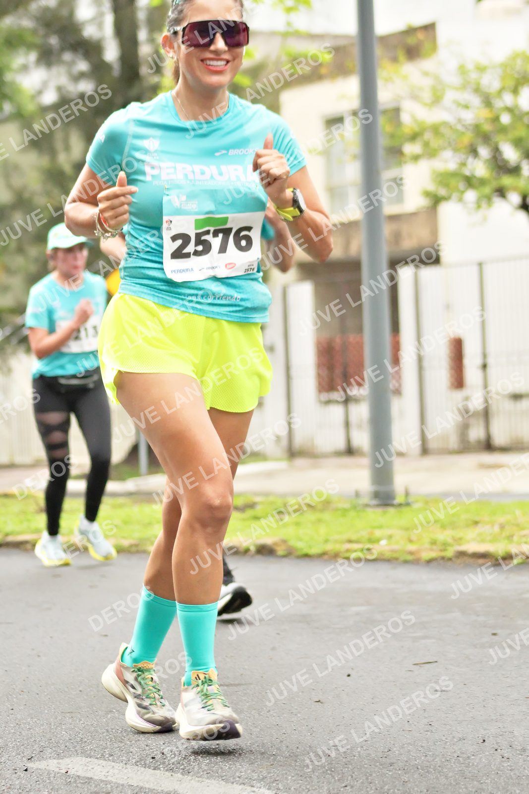 Foto del MEDIO MARATÓN ATLAS en Av. Patria, frente al Parque El Polvorín, Zapopan a las 08:36 · dorsal 2576, 213