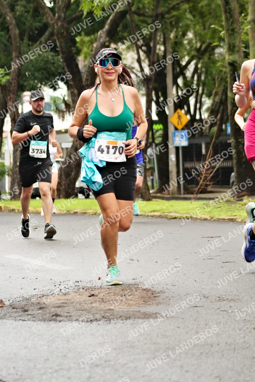 Foto del MEDIO MARATÓN ATLAS en Av. Patria, frente al Parque El Polvorín, Zapopan a las 08:29 · dorsal 3734