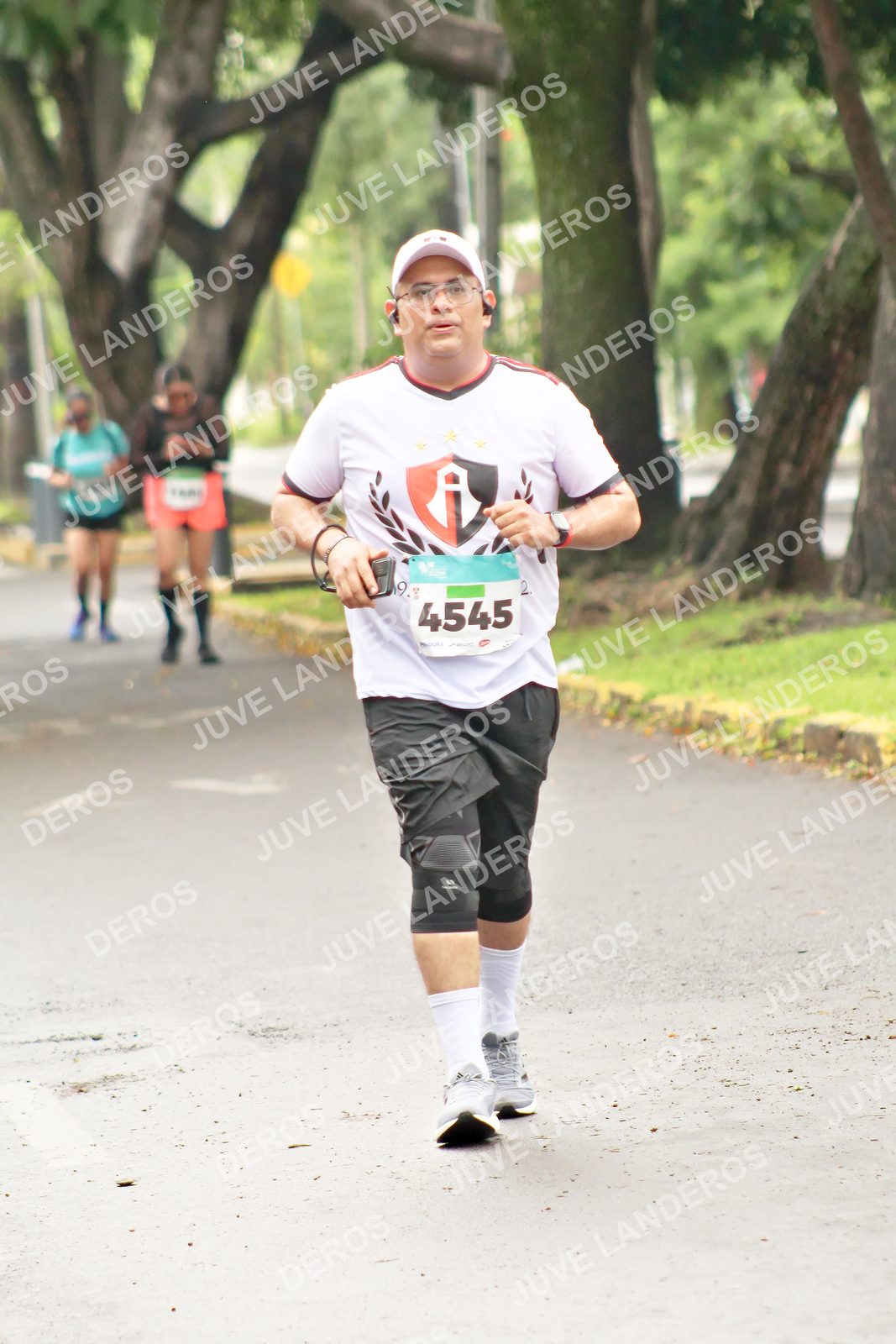 Foto del MEDIO MARATÓN ATLAS en Av. Patria, frente al Parque El Polvorín, Zapopan a las 09:02 · dorsal 4545, 2
