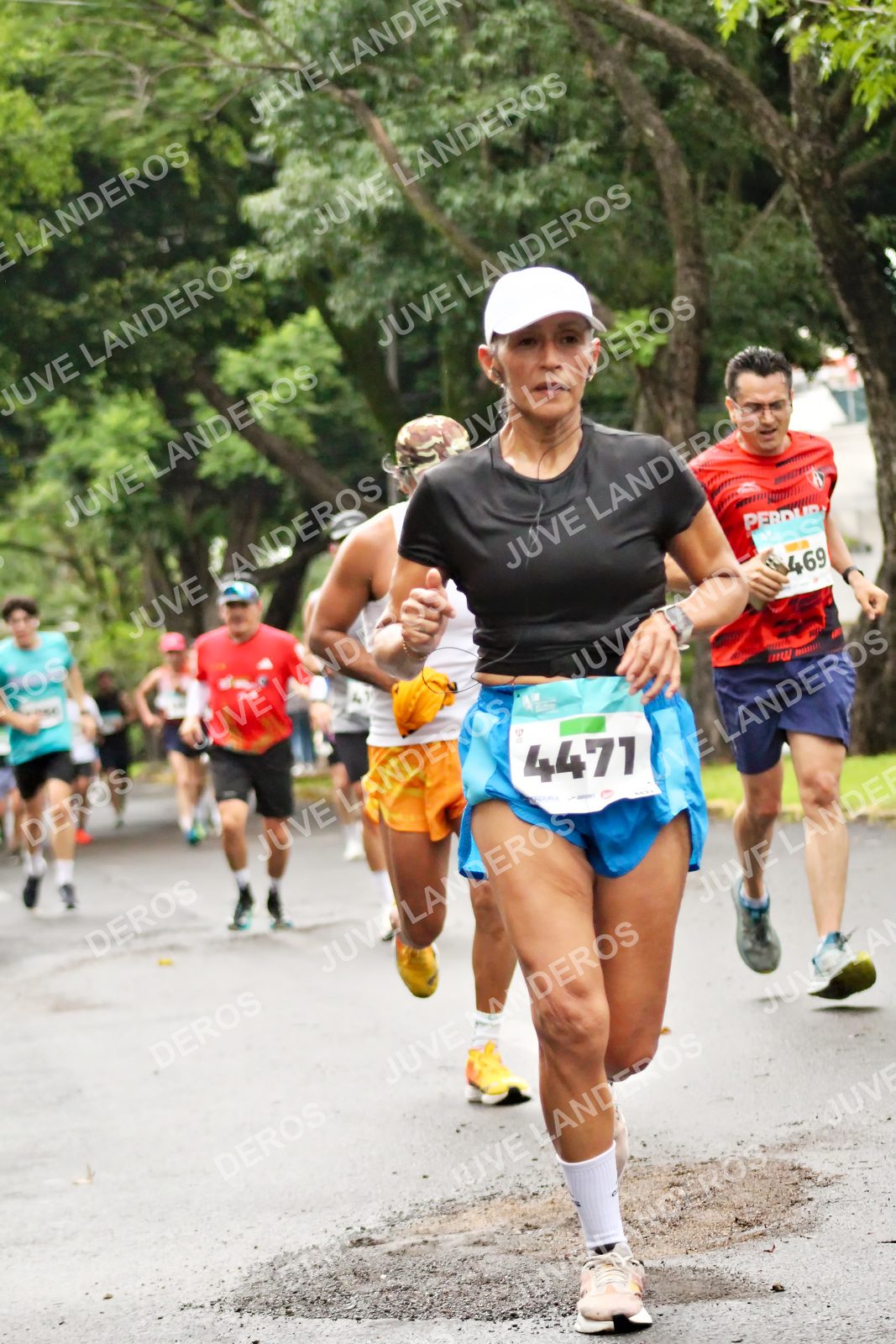 Foto del MEDIO MARATÓN ATLAS en Av. Patria, frente al Parque El Polvorín, Zapopan a las 08:16 · dorsal 4471, 469