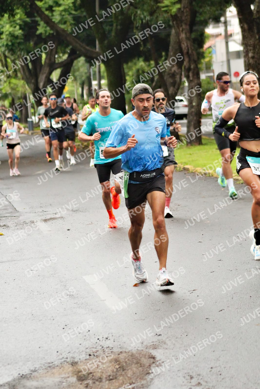 Foto del MEDIO MARATÓN ATLAS en Av. Patria, frente al Parque El Polvorín, Zapopan a las 08:09 · dorsal 5