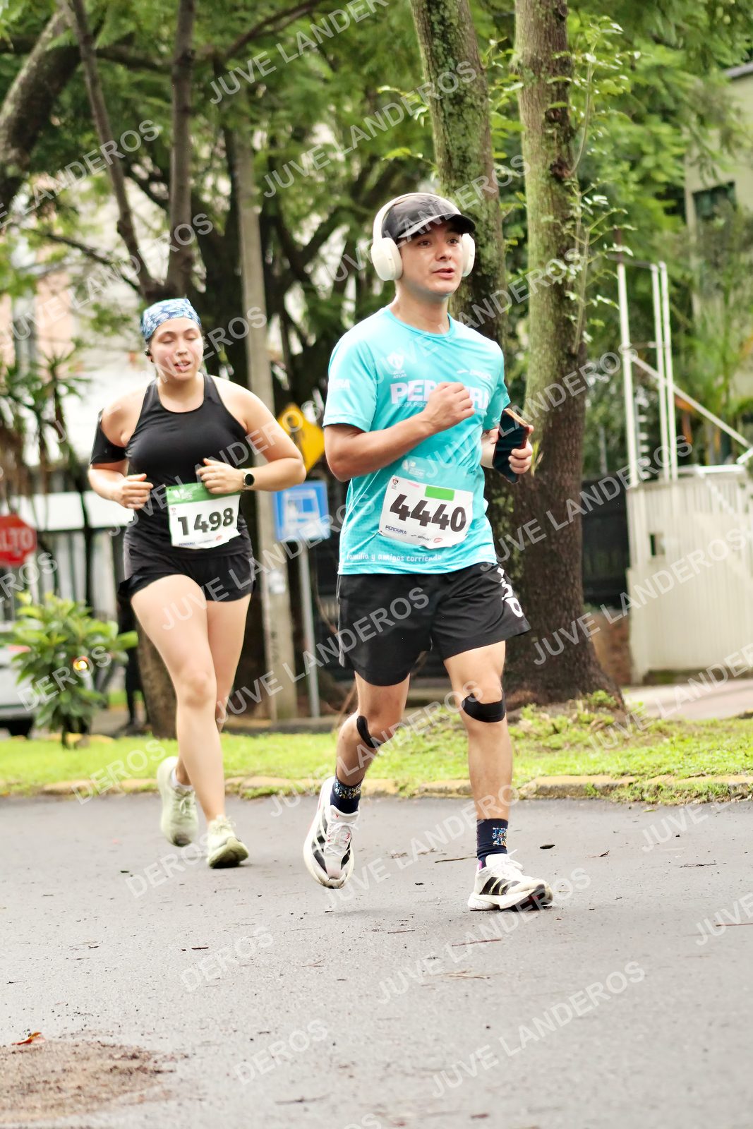 Foto del MEDIO MARATÓN ATLAS en Av. Patria, frente al Parque El Polvorín, Zapopan a las 08:44 · dorsal 4440, 1498
