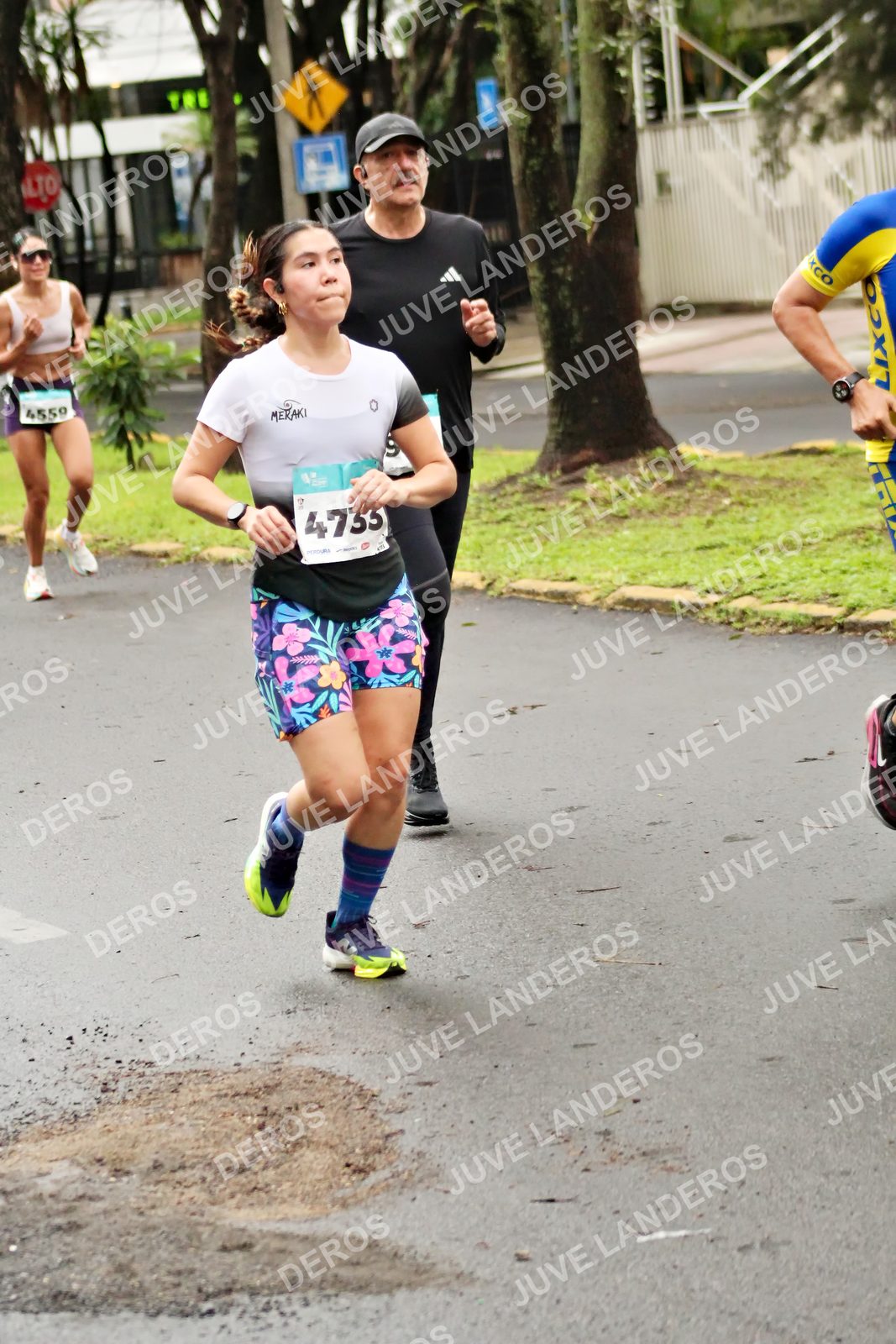 Foto del MEDIO MARATÓN ATLAS en Av. Patria, frente al Parque El Polvorín, Zapopan a las 08:20 · dorsal 4733, 4559