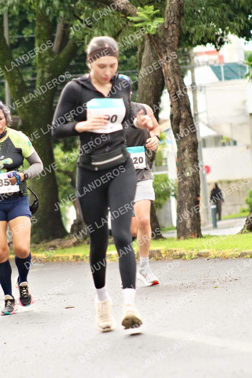 Foto del MEDIO MARATÓN ATLAS en Av. Patria, frente al Parque El Polvorín, Zapopan a las 08:40 · dorsal 20