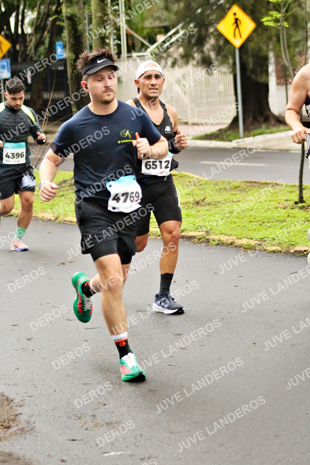 Foto del MEDIO MARATÓN ATLAS en Av. Patria, frente al Parque El Polvorín, Zapopan a las 08:20 · dorsal 4769, 6512, 4396
