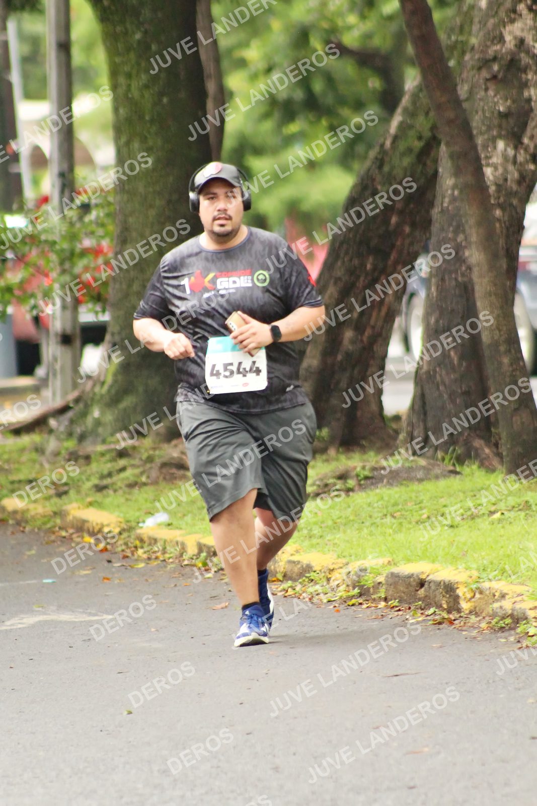 Foto del MEDIO MARATÓN ATLAS en Av. Patria, frente al Parque El Polvorín, Zapopan a las 08:59 · dorsal 4544, 1