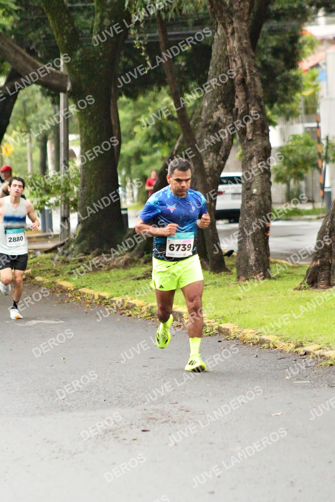 Foto del MEDIO MARATÓN ATLAS en Av. Patria, frente al Parque El Polvorín, Zapopan a las 08:04 · dorsal 6739, 2880