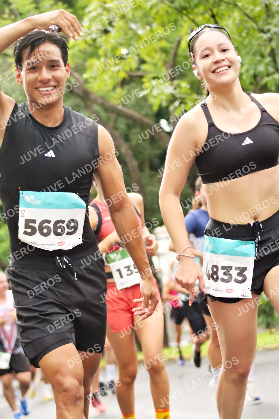 Foto del MEDIO MARATÓN ATLAS en Av. Patria, frente al Parque El Polvorín, Zapopan a las 08:31 · dorsal 5669, 4833