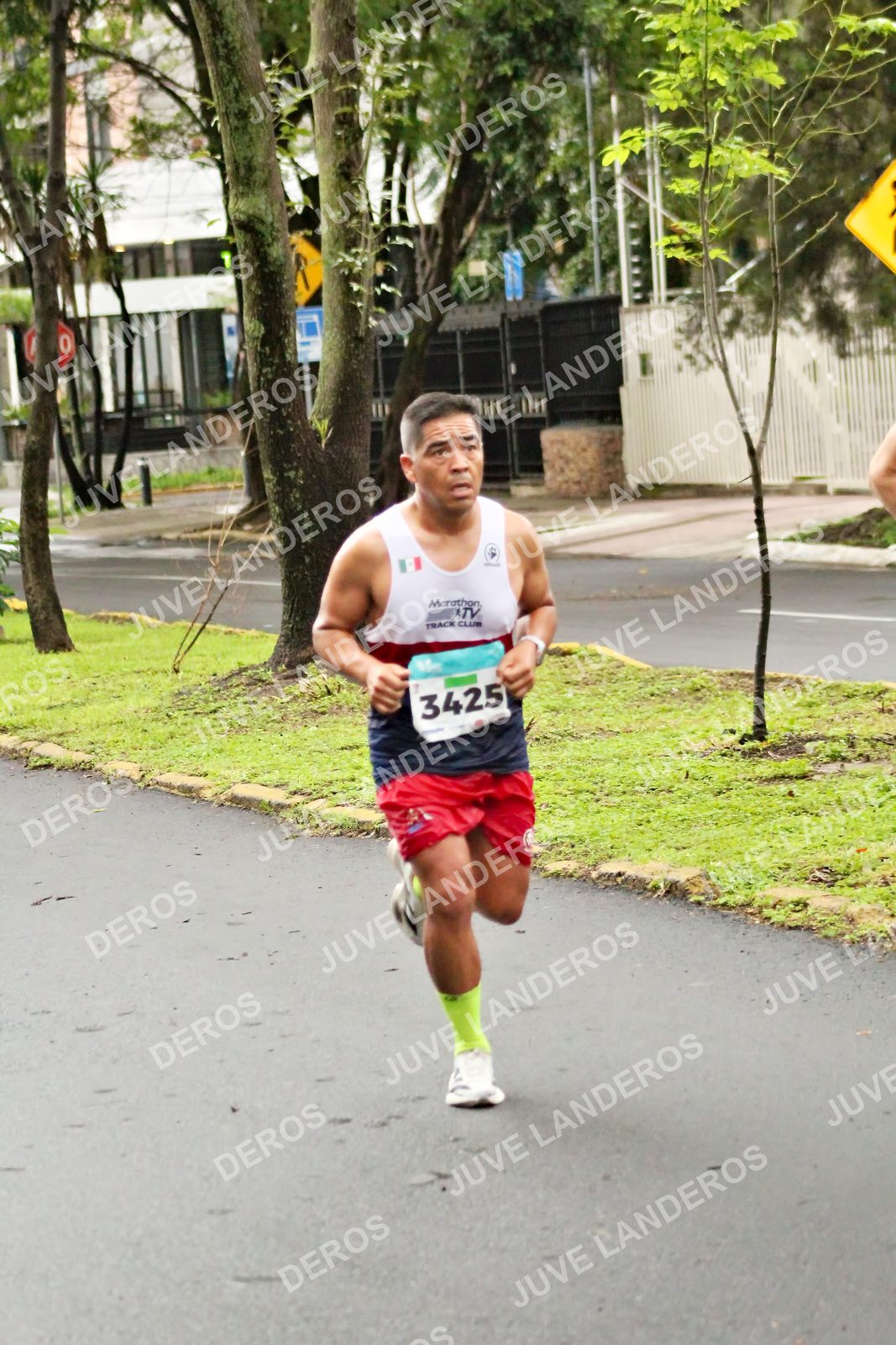 Foto del MEDIO MARATÓN ATLAS en Av. Patria, frente al Parque El Polvorín, Zapopan a las 08:03 · dorsal 3425