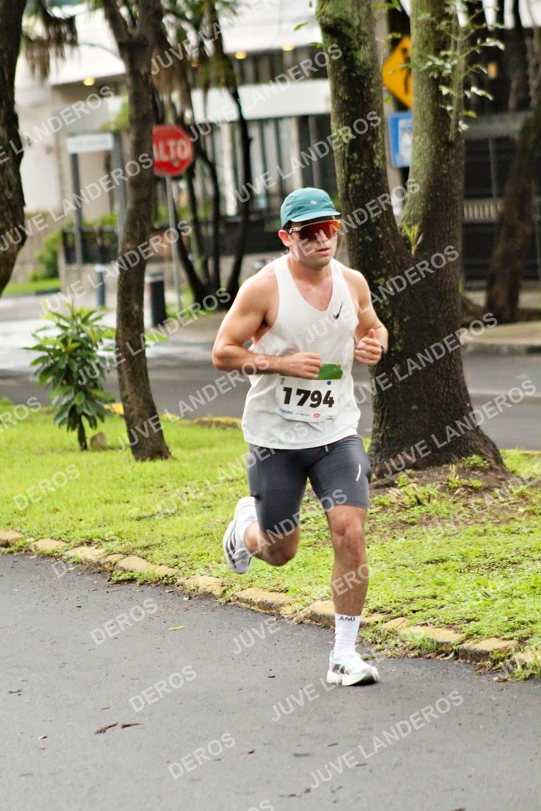Foto del MEDIO MARATÓN ATLAS en Av. Patria, frente al Parque El Polvorín, Zapopan a las 08:02 · dorsal 1794