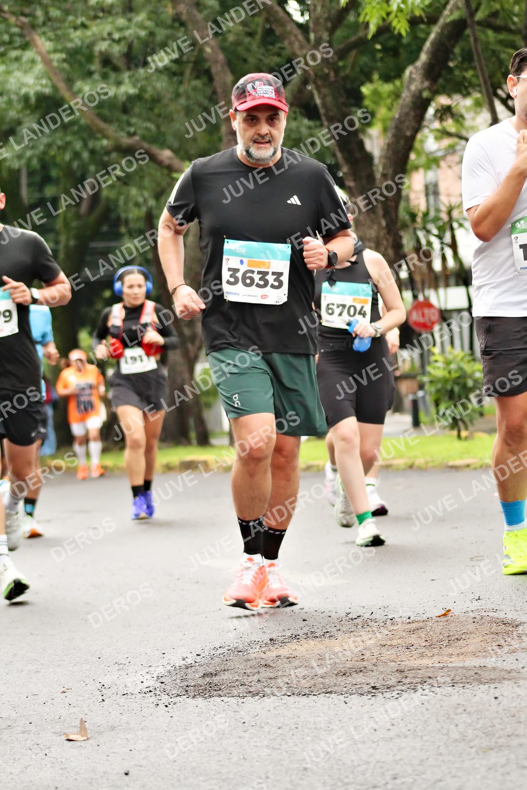 Foto del MEDIO MARATÓN ATLAS en Av. Patria, frente al Parque El Polvorín, Zapopan a las 08:41 · dorsal 3633, 6704, 191, 6
