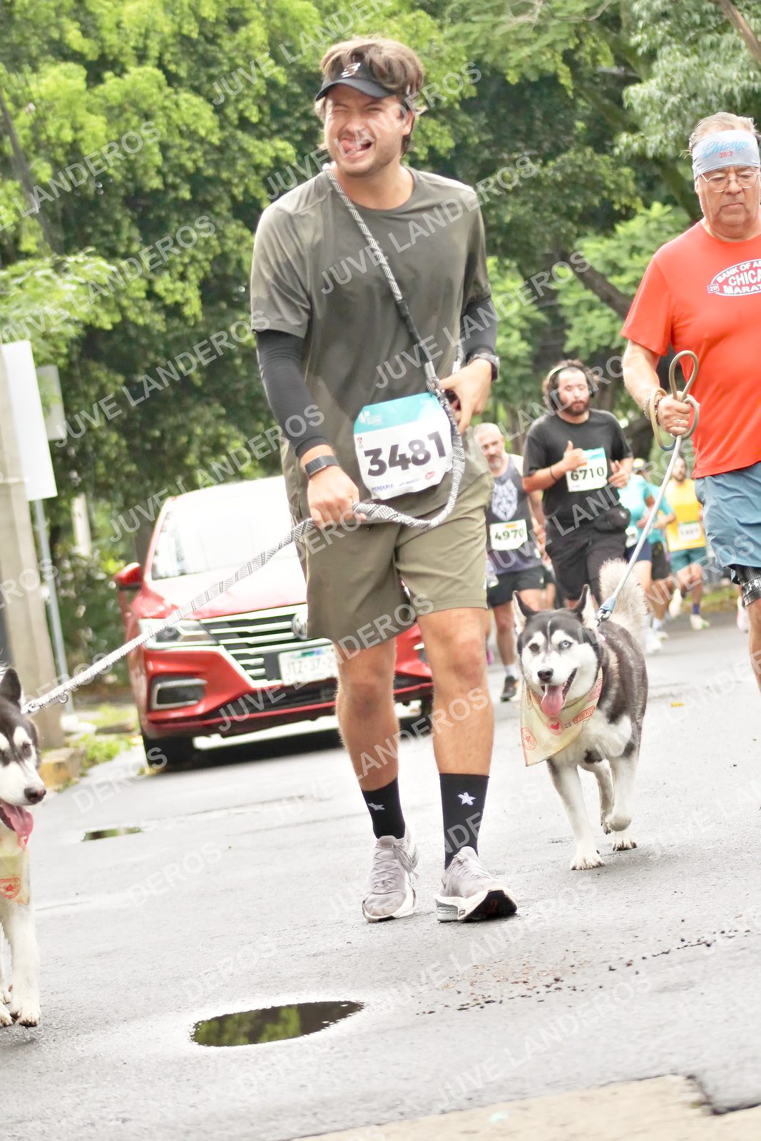 Foto del MEDIO MARATÓN ATLAS en Av. Patria, frente al Parque El Polvorín, Zapopan a las 08:39 · dorsal 6710, 4970, 3481, 20