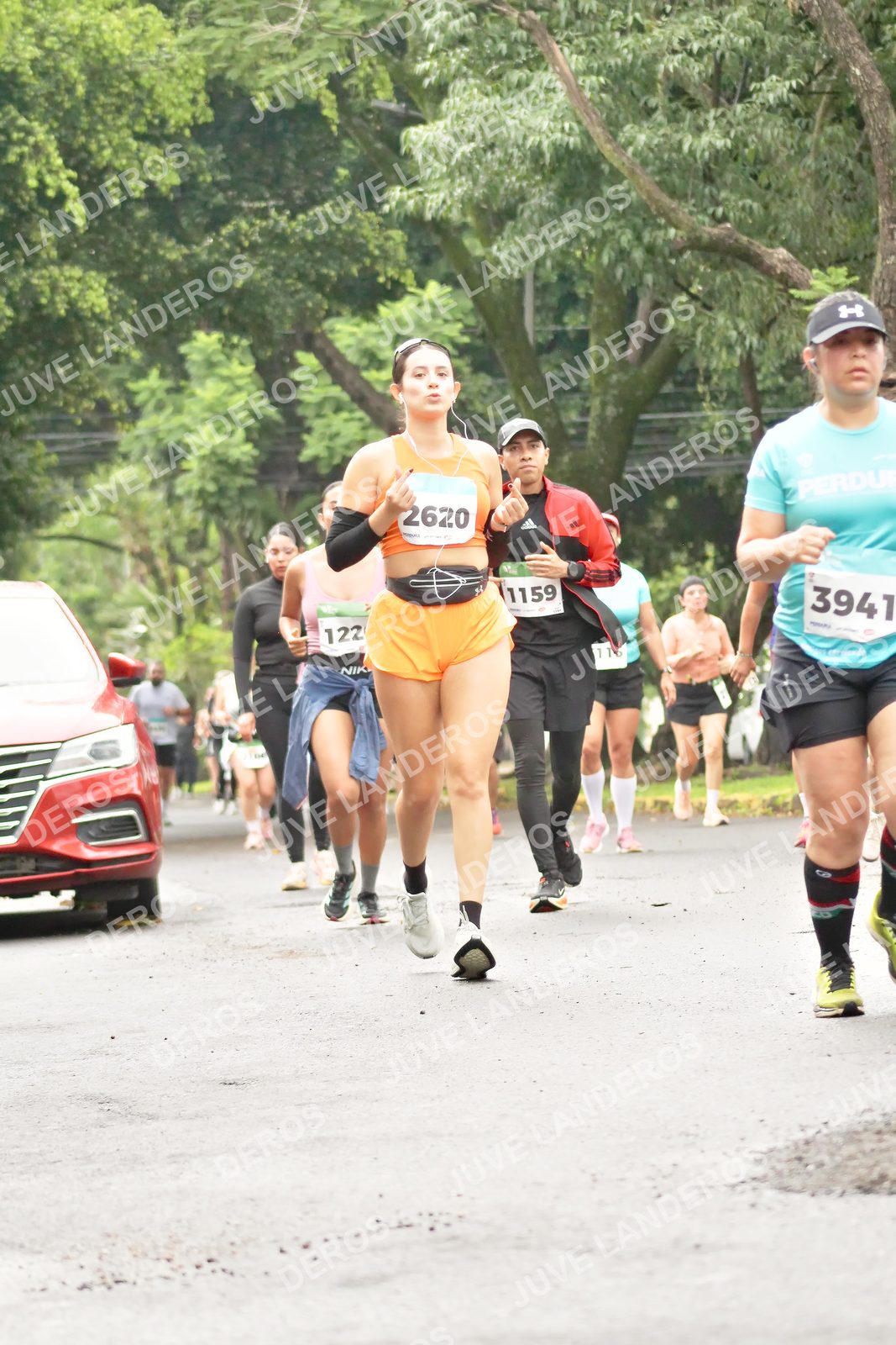 Foto del MEDIO MARATÓN ATLAS en Av. Patria, frente al Parque El Polvorín, Zapopan a las 08:48 · dorsal 3941, 2620, 1159, 122
