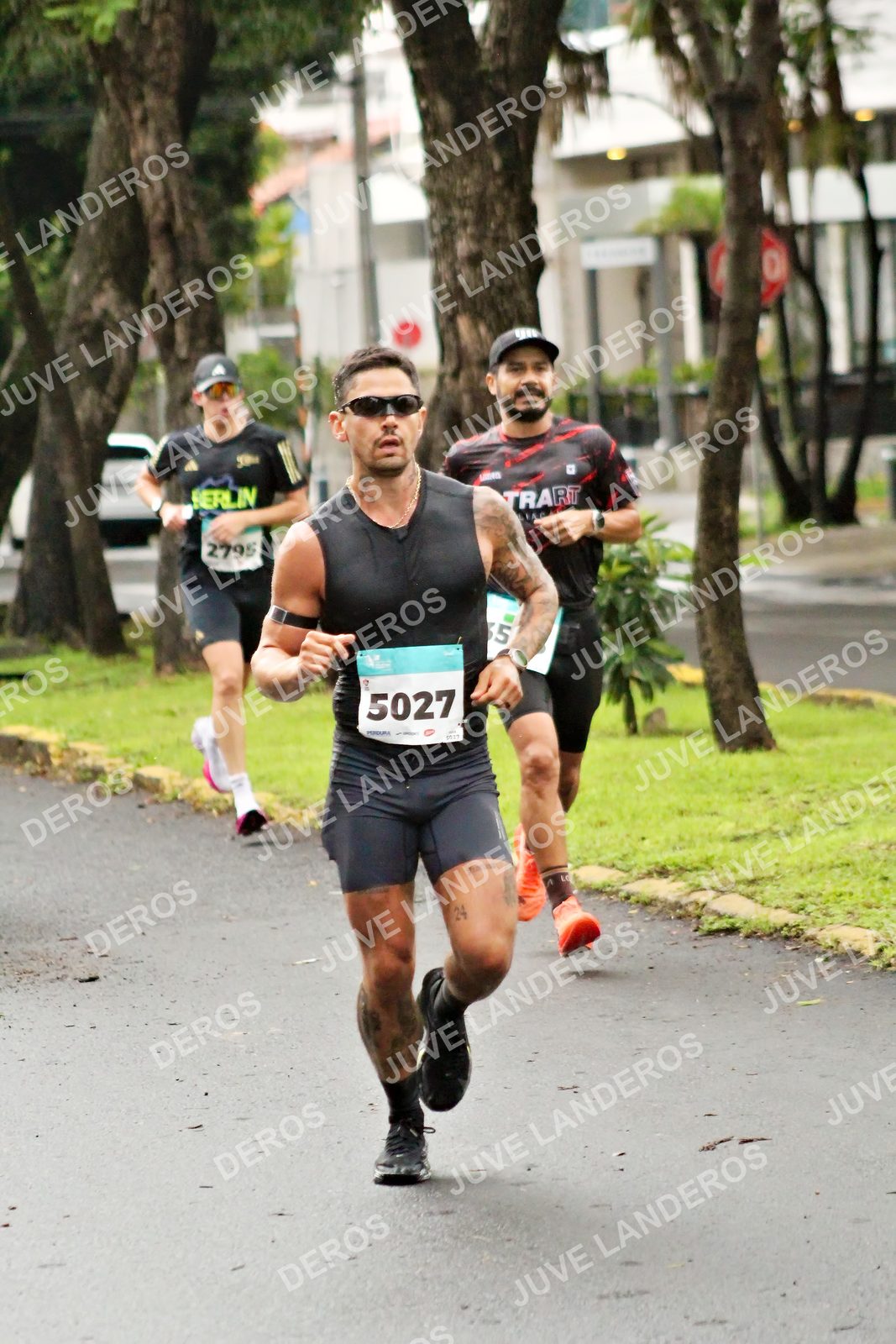 Foto del MEDIO MARATÓN ATLAS en Av. Patria, frente al Parque El Polvorín, Zapopan a las 08:03 · dorsal 5027, 2795