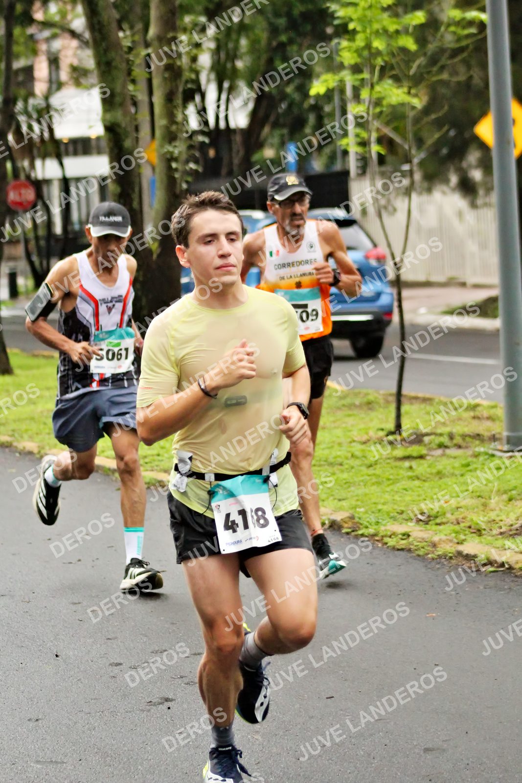 Foto del MEDIO MARATÓN ATLAS en Av. Patria, frente al Parque El Polvorín, Zapopan a las 08:06 · dorsal 418, 9, 5061