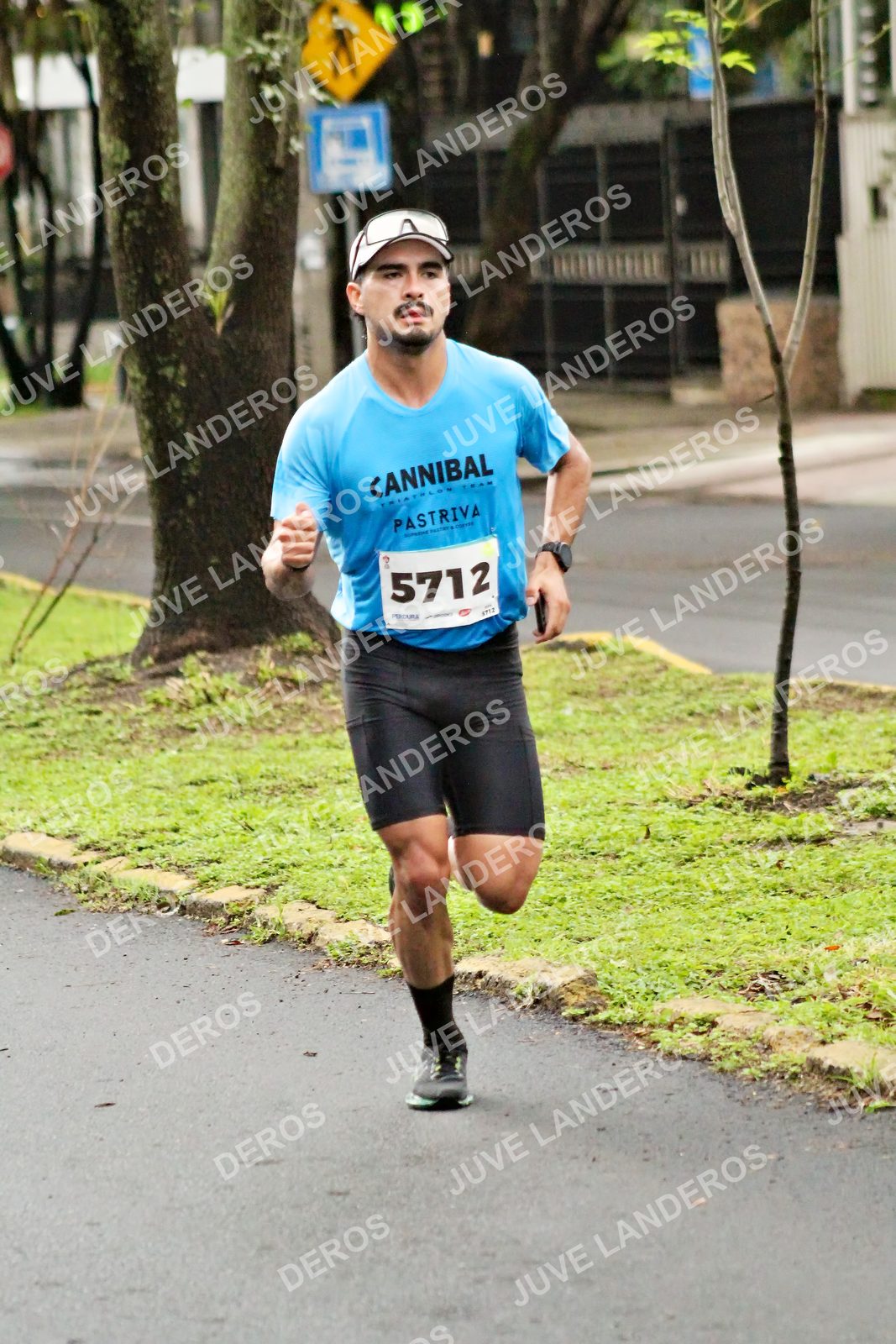 Foto del MEDIO MARATÓN ATLAS en Av. Patria, frente al Parque El Polvorín, Zapopan a las 07:57 · dorsal 5712