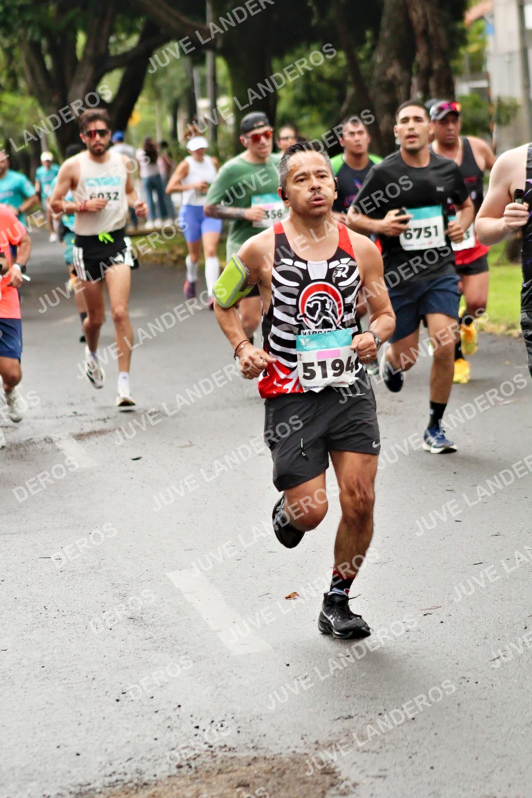 Foto del MEDIO MARATÓN ATLAS en Av. Patria, frente al Parque El Polvorín, Zapopan a las 08:15 · dorsal 6751, 6032, 356