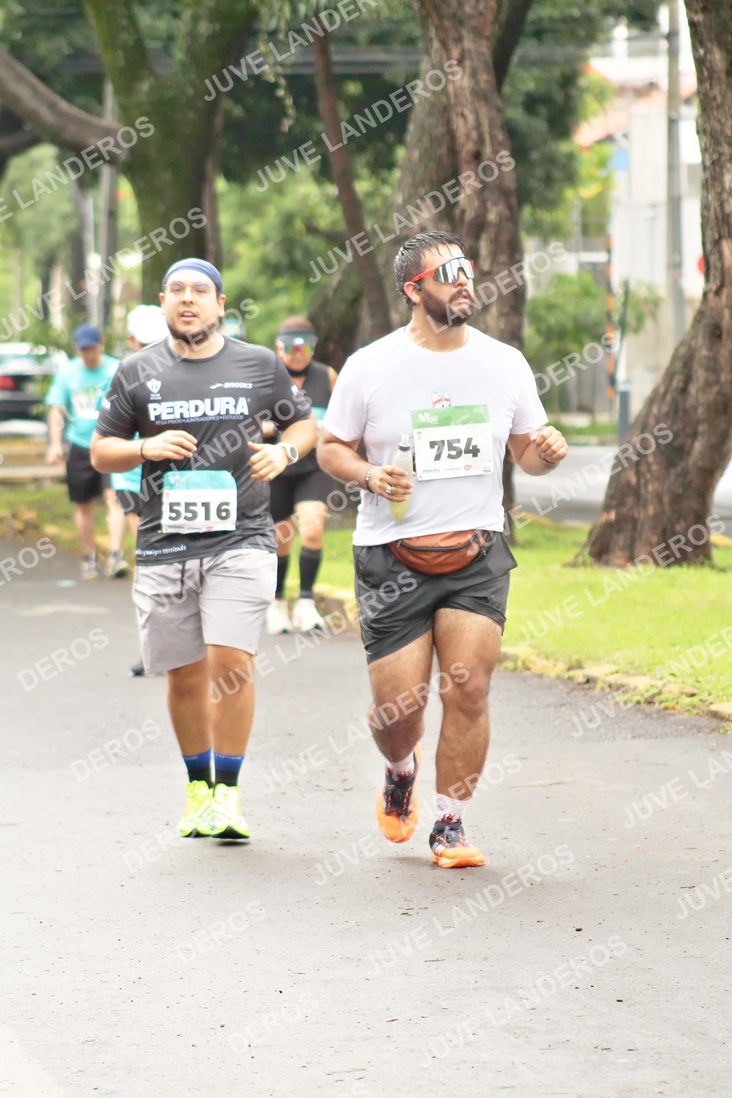 Foto del MEDIO MARATÓN ATLAS en Av. Patria, frente al Parque El Polvorín, Zapopan a las 08:58 · dorsal 5516