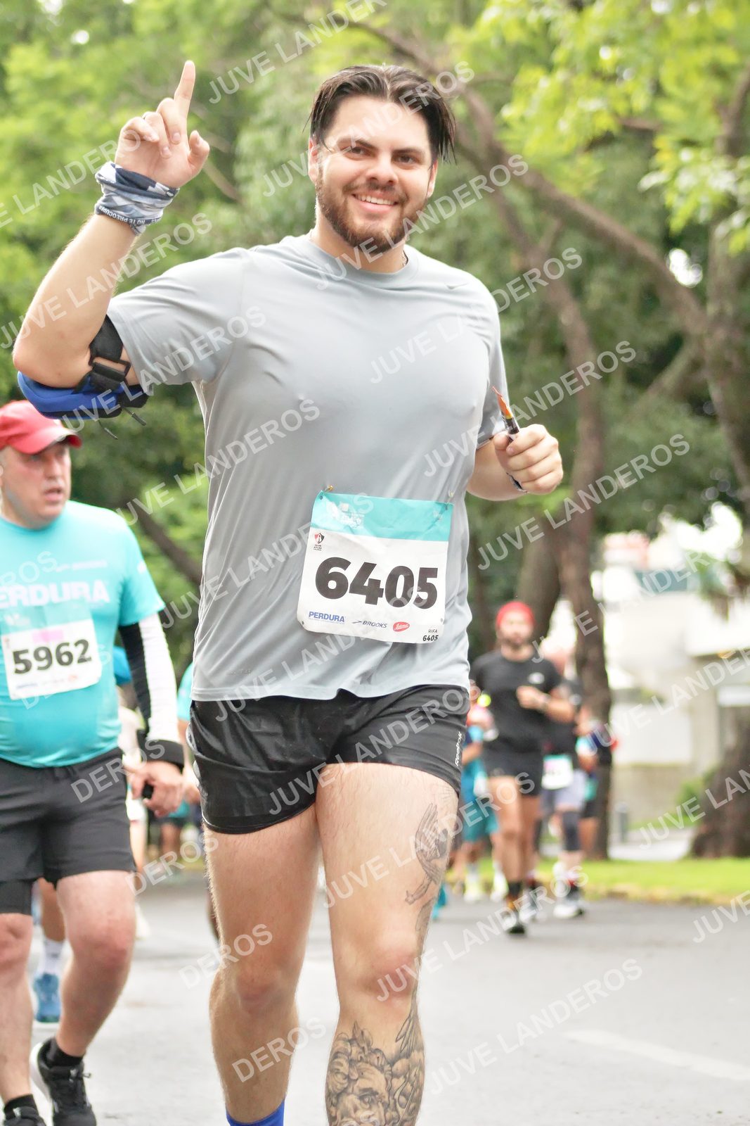 Foto del MEDIO MARATÓN ATLAS en Av. Patria, frente al Parque El Polvorín, Zapopan a las 08:42 · dorsal 6405, 5962
