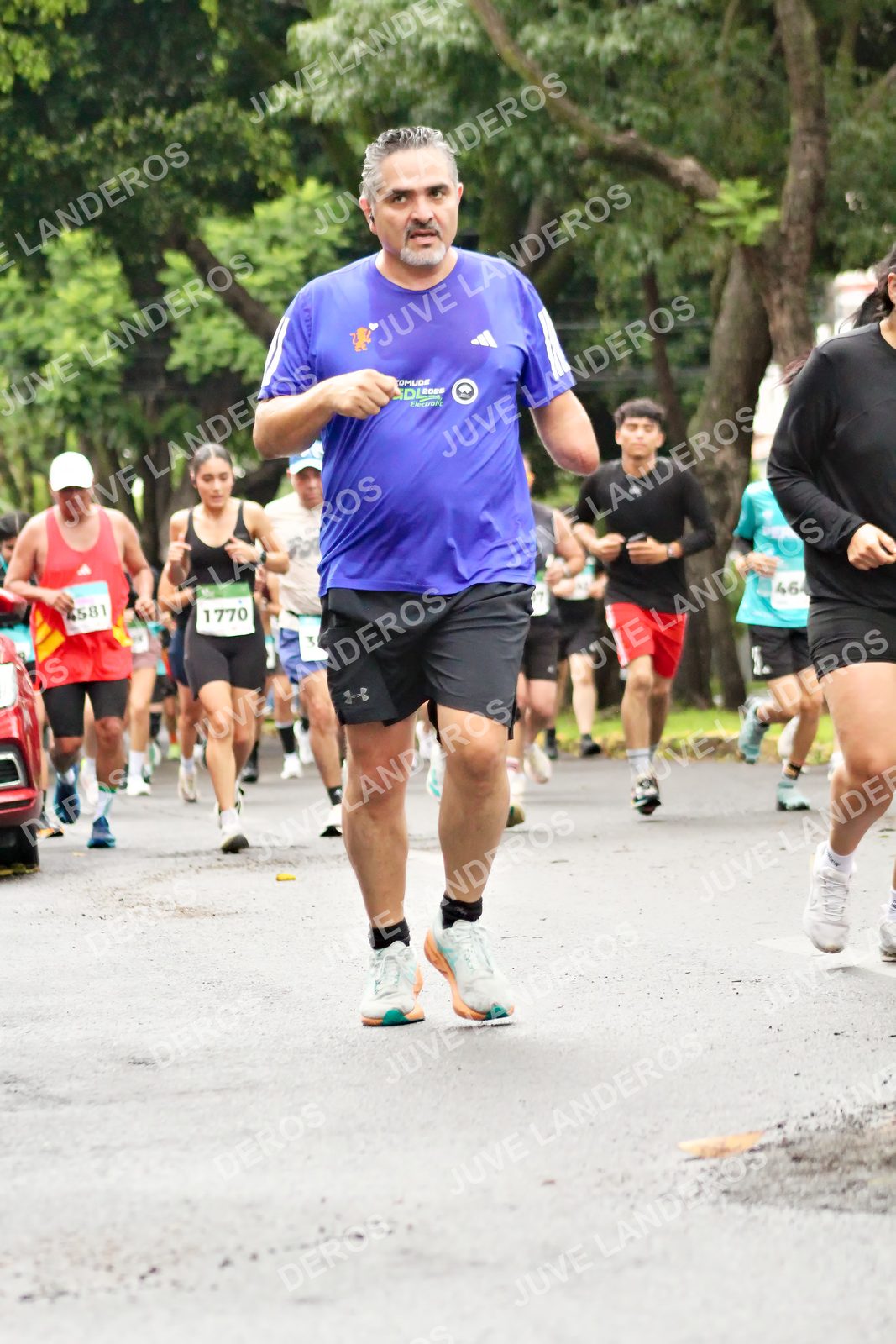Foto del MEDIO MARATÓN ATLAS en Av. Patria, frente al Parque El Polvorín, Zapopan a las 08:27 · dorsal 1770, 4581