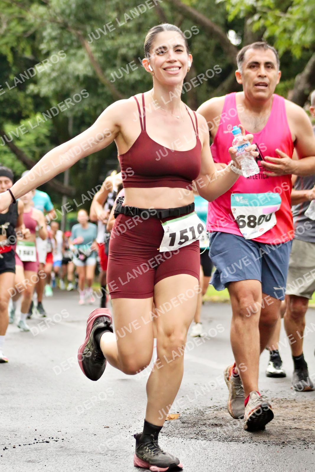 Foto del MEDIO MARATÓN ATLAS en Av. Patria, frente al Parque El Polvorín, Zapopan a las 08:27 · dorsal 6800, 1