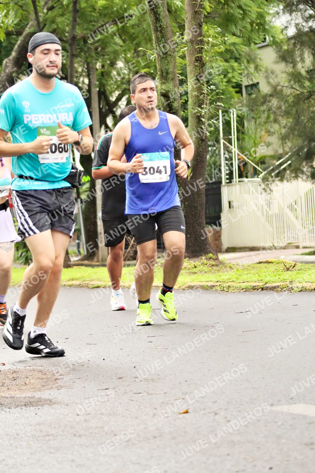 Foto del MEDIO MARATÓN ATLAS en Av. Patria, frente al Parque El Polvorín, Zapopan a las 08:34 · dorsal 3041, 60